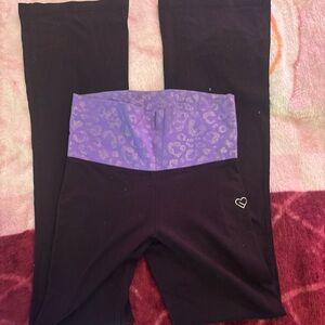 Aeropostale Kids Black Leggings with Purple Leopard Waistband